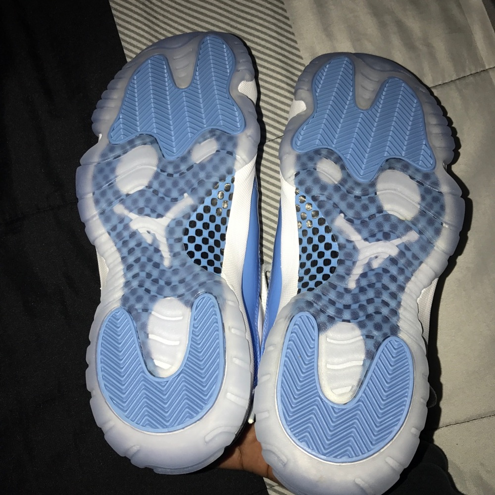 Unc low top 11’s